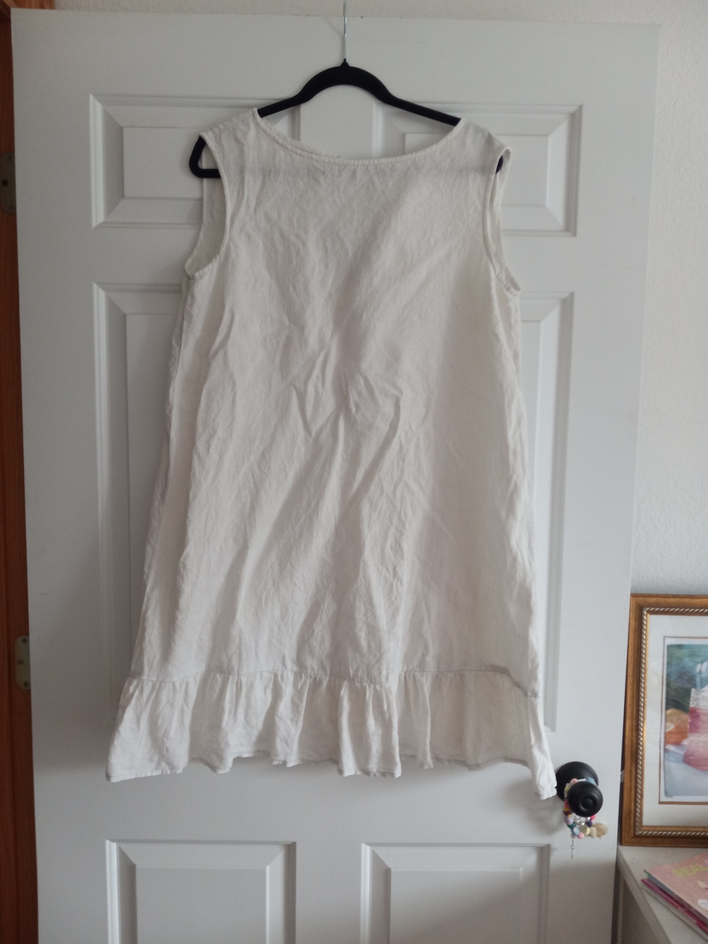 Sleeveless White Ruffle-Hem LINEN Dress...S/M